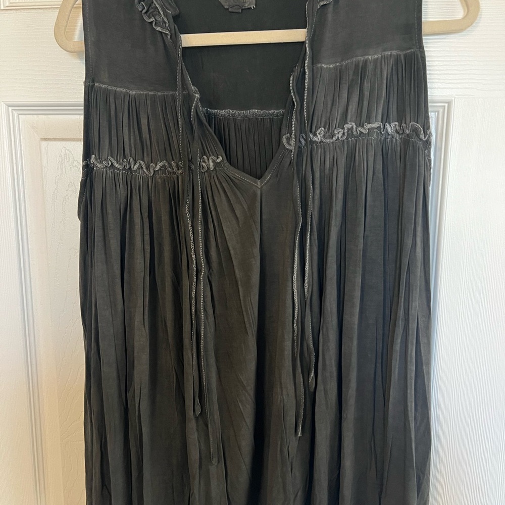 POL Dark Gray Sleeveless Blouse